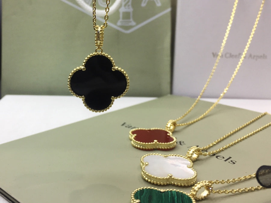 Necklace: F7