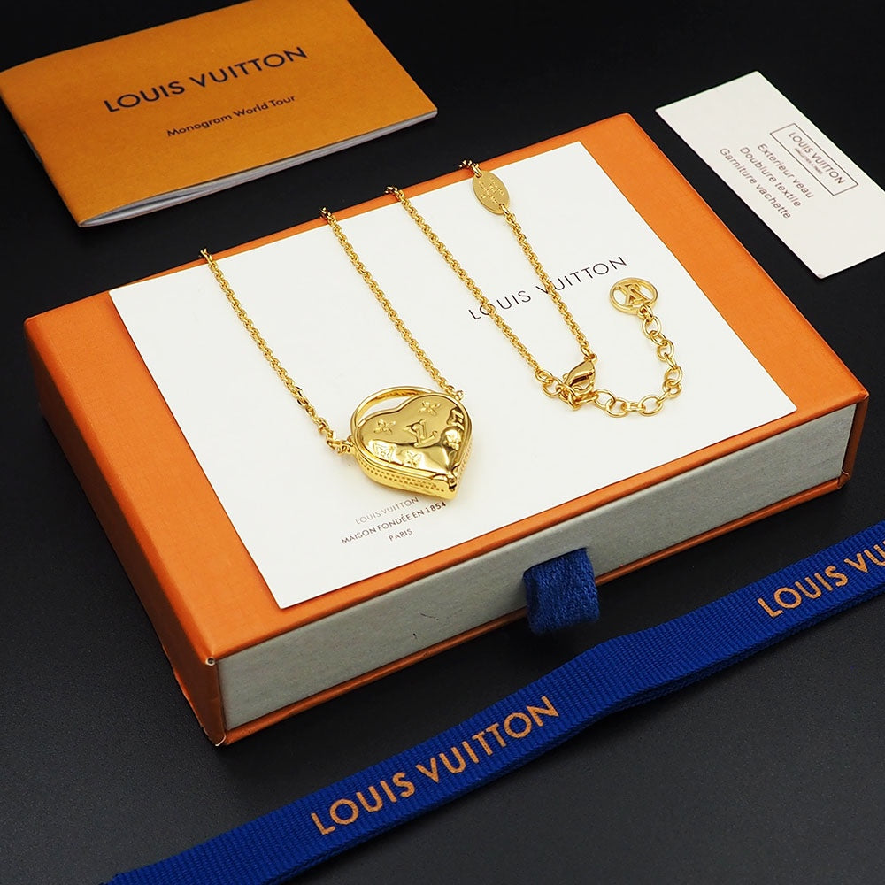 Necklace: F10