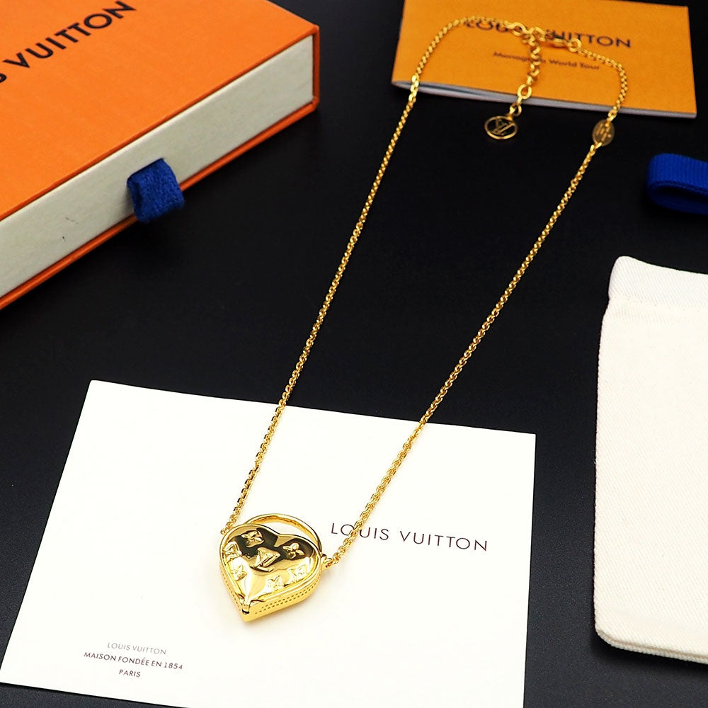 Necklace: F10