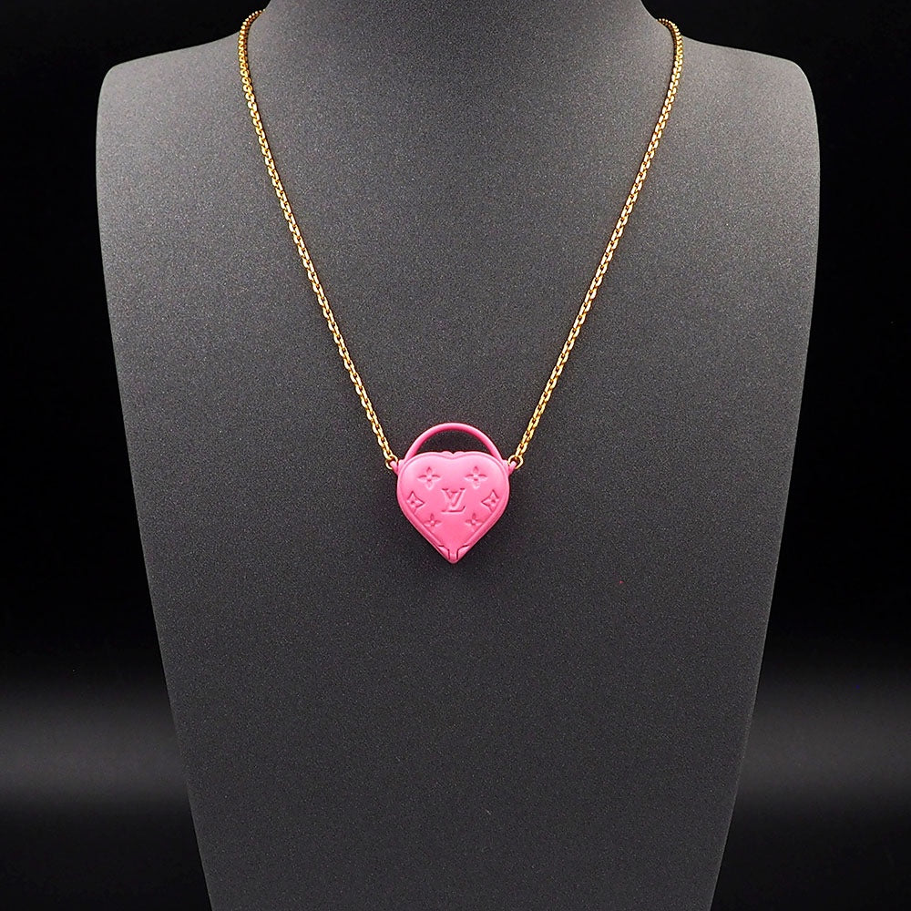 Necklace: F10