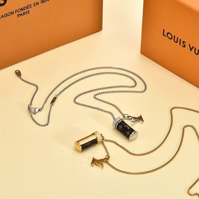 Necklace: F1