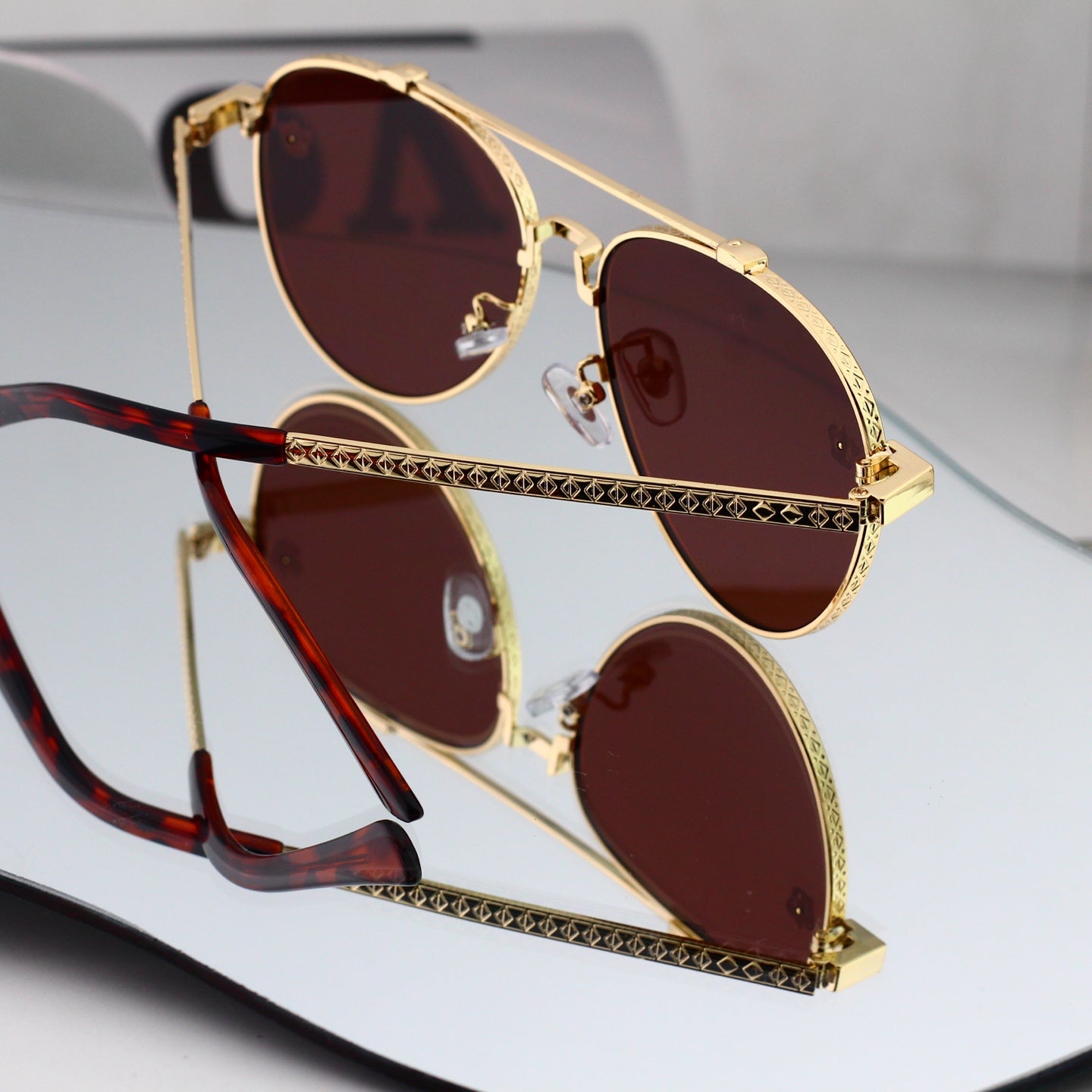 Sunglasses / Model:0223