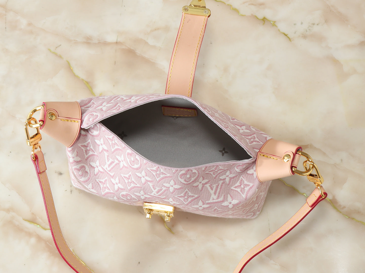 Bag / Quality: 4A / Model:M2A382