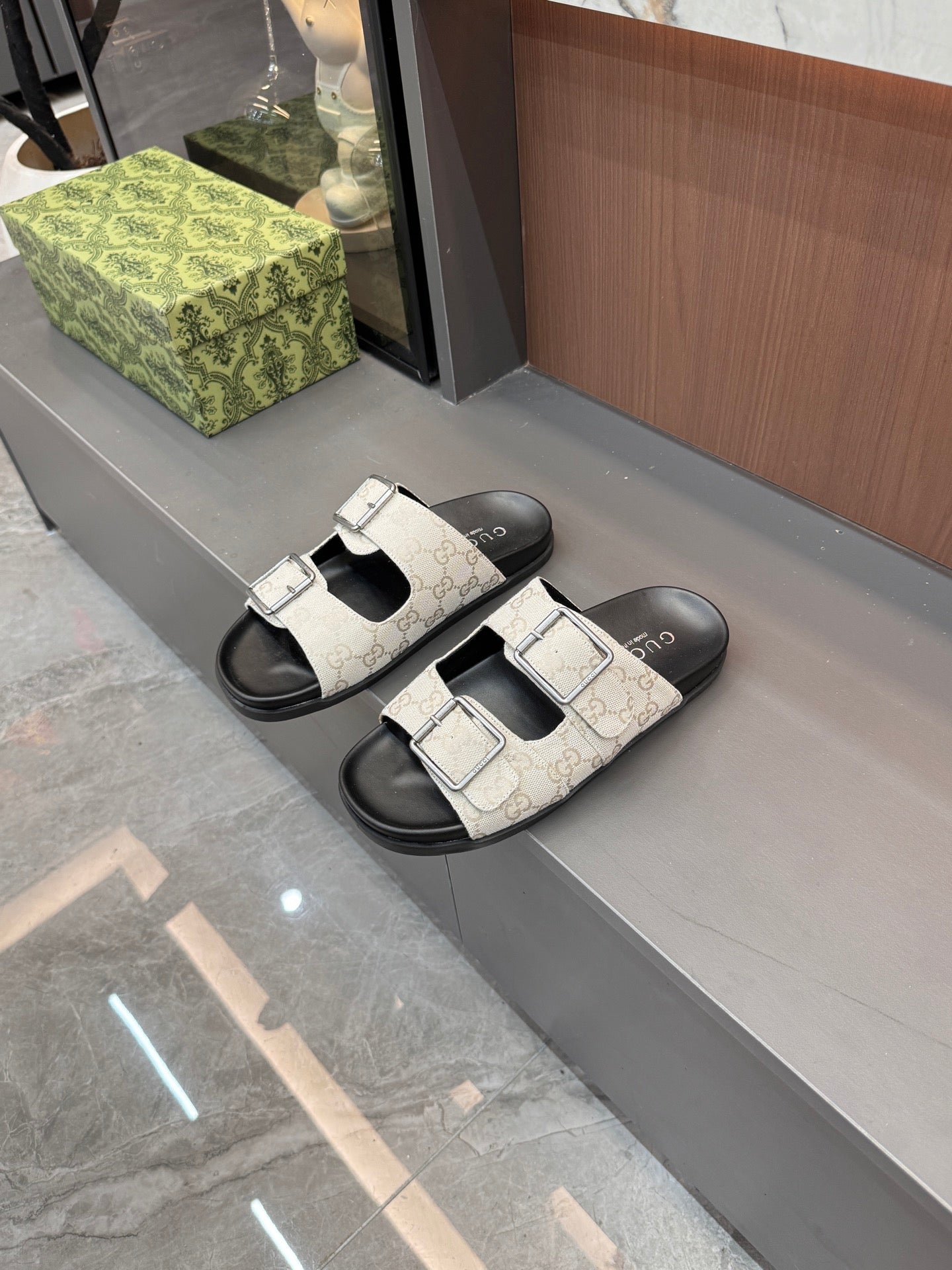 Shoes/Model: F9