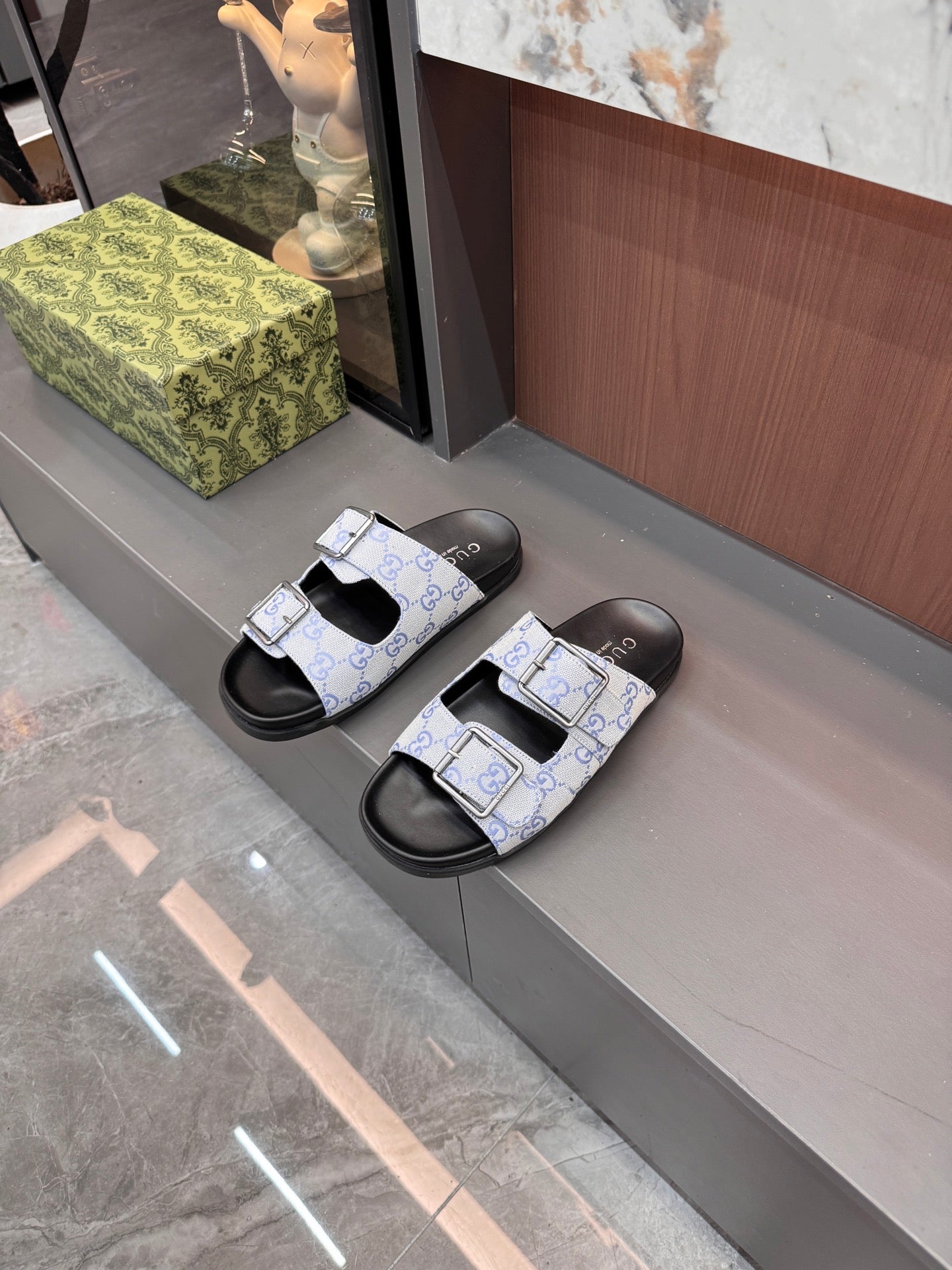 Shoes/Model: F9