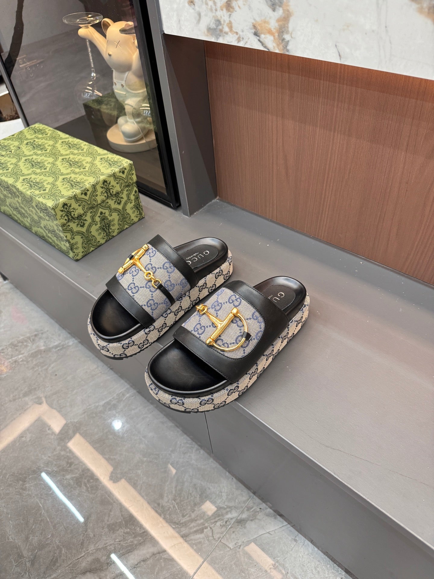 Shoes/Model: F10
