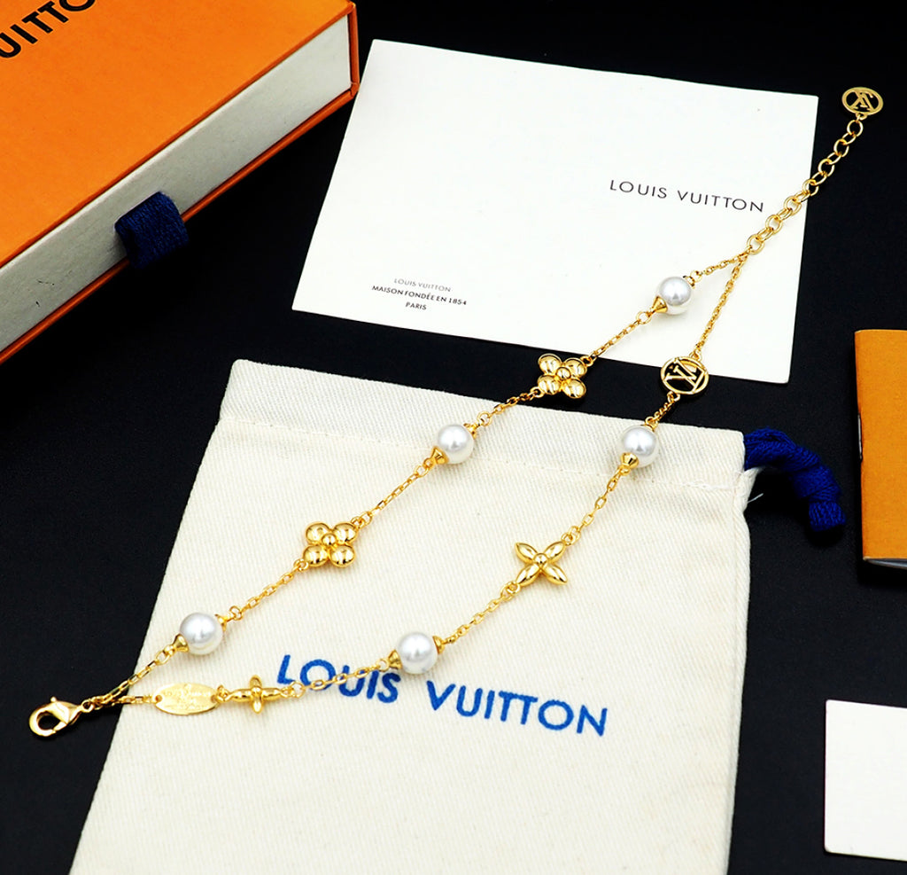 Bracelet; F9