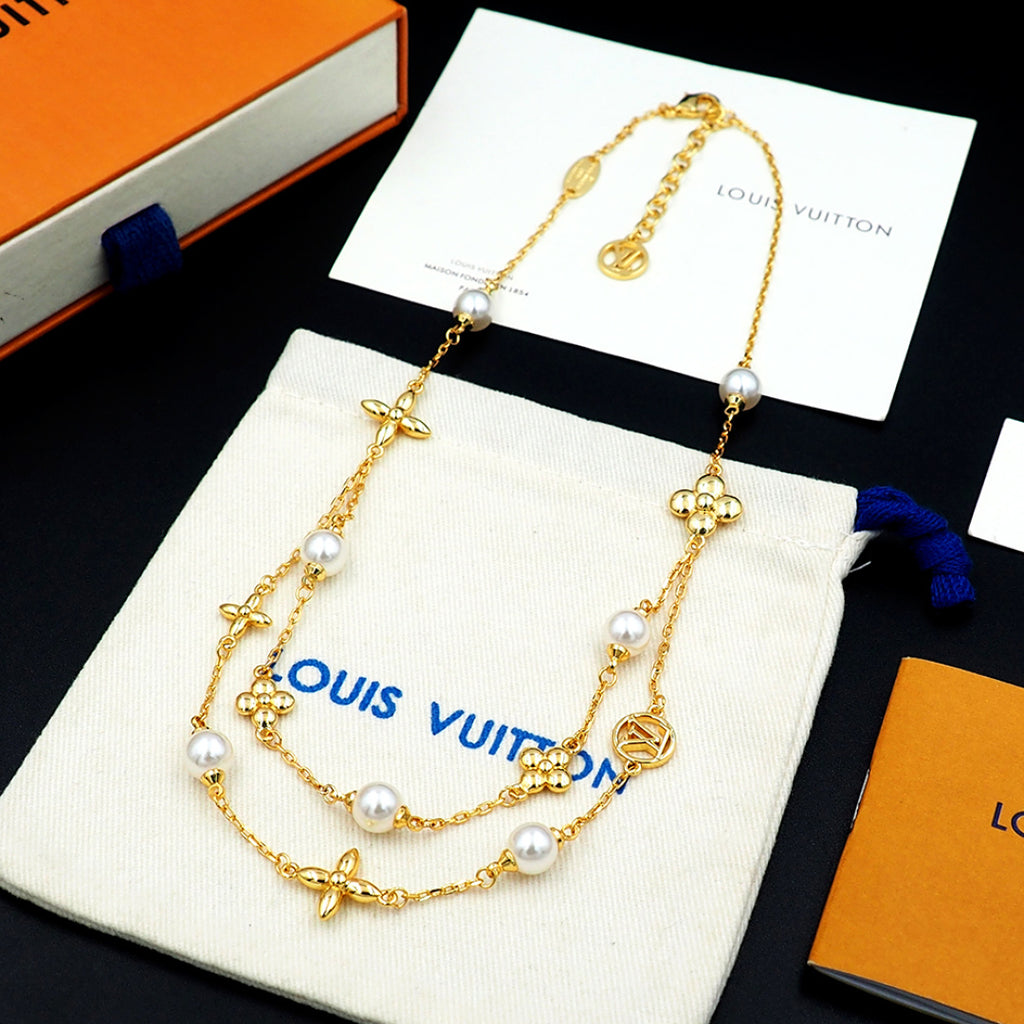 Necklace: F