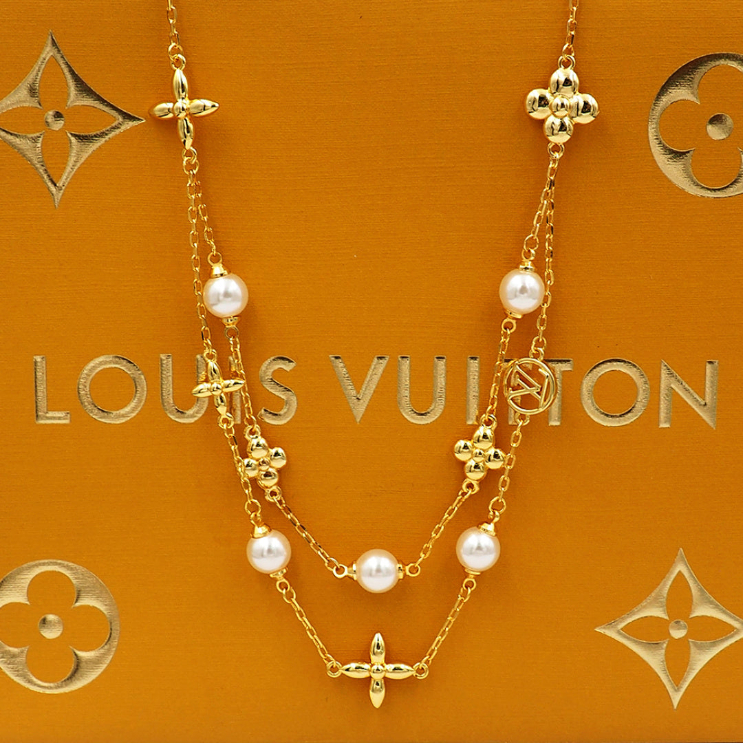 Necklace: F