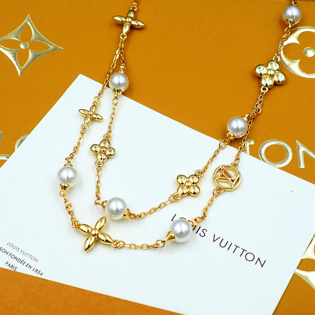 Necklace: F