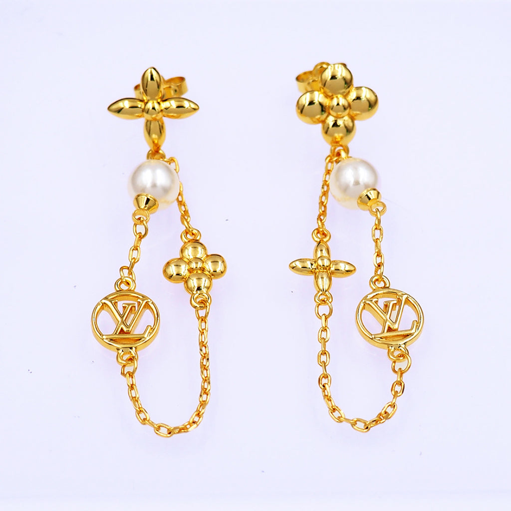 Earrings: F8