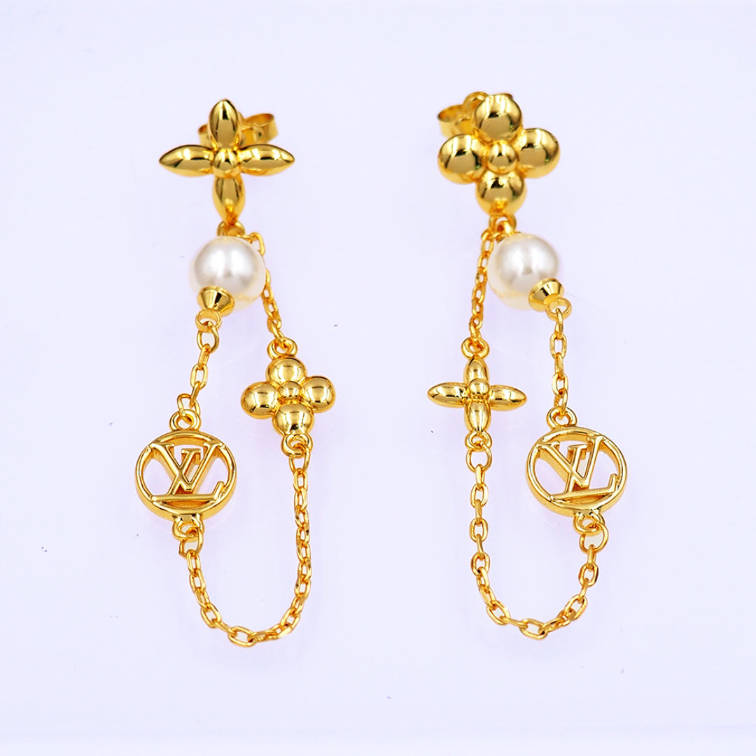 Earrings: F8