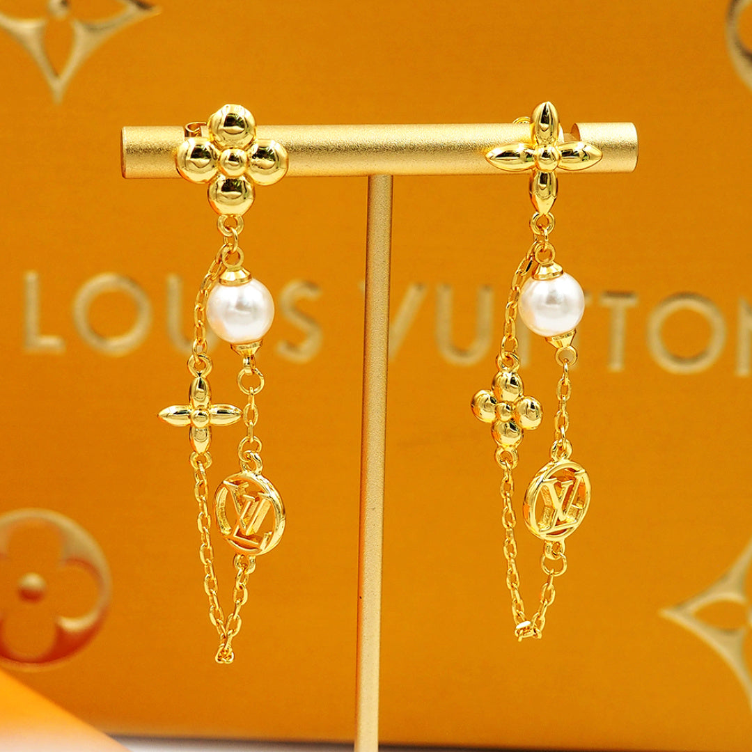 Earrings: F8