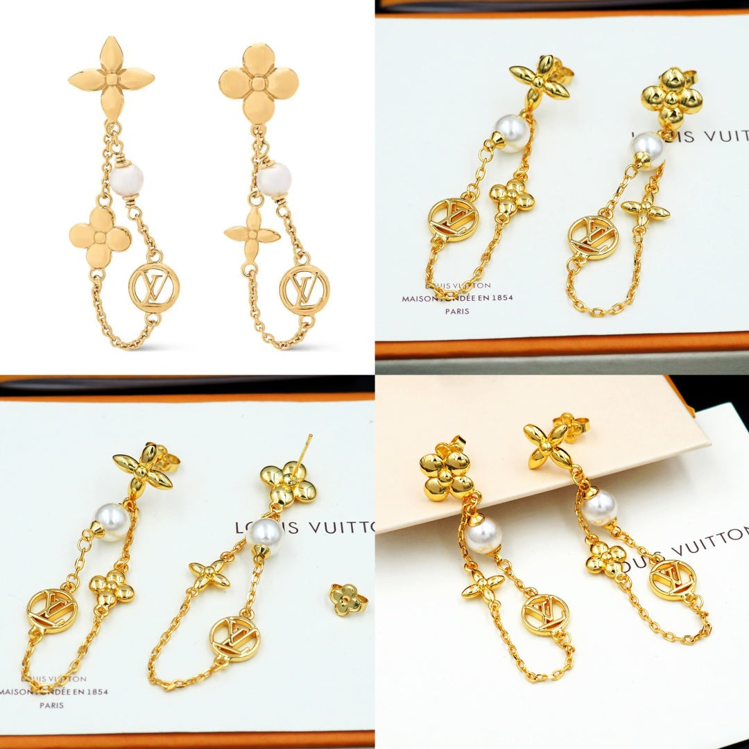 Earrings: F8