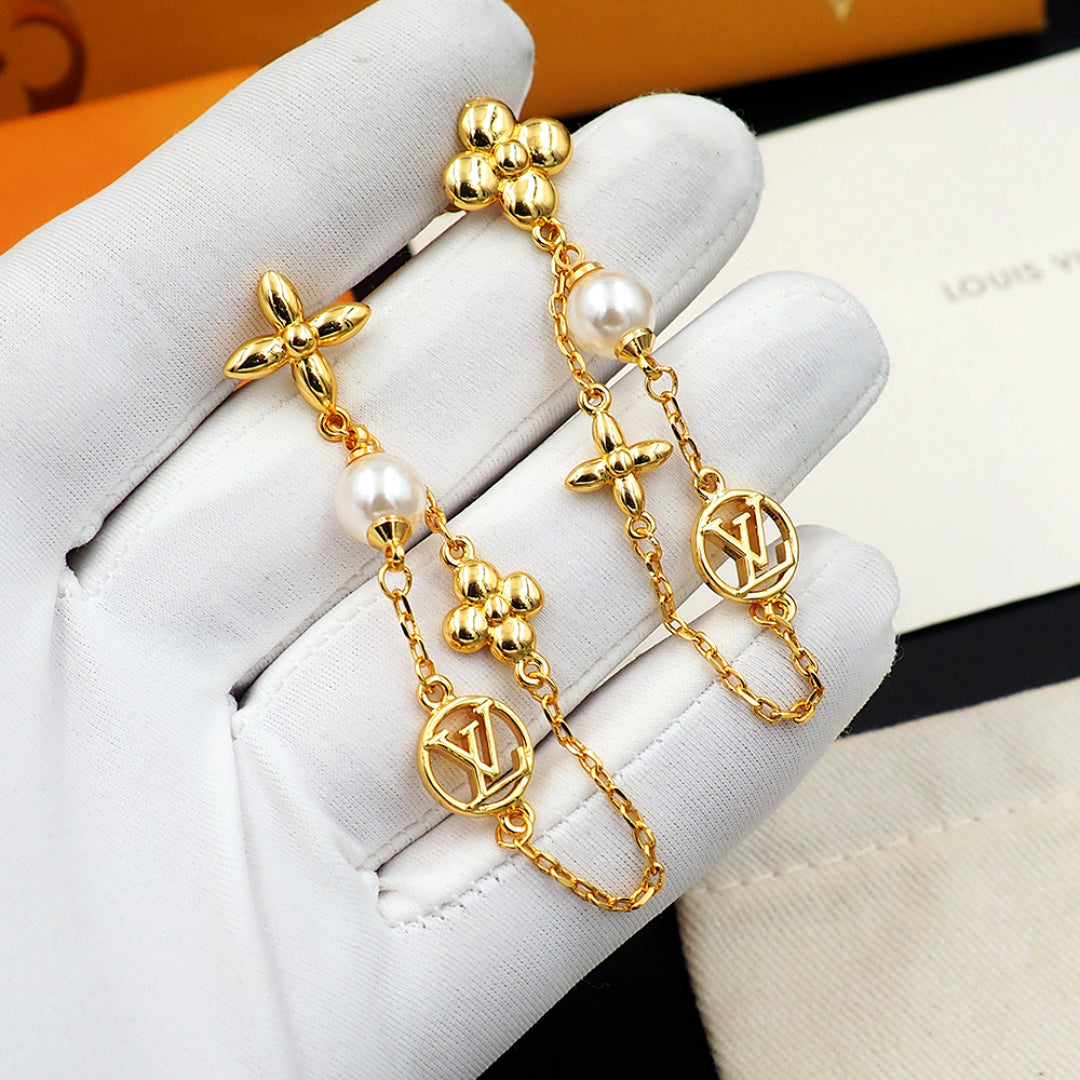 Earrings: F8