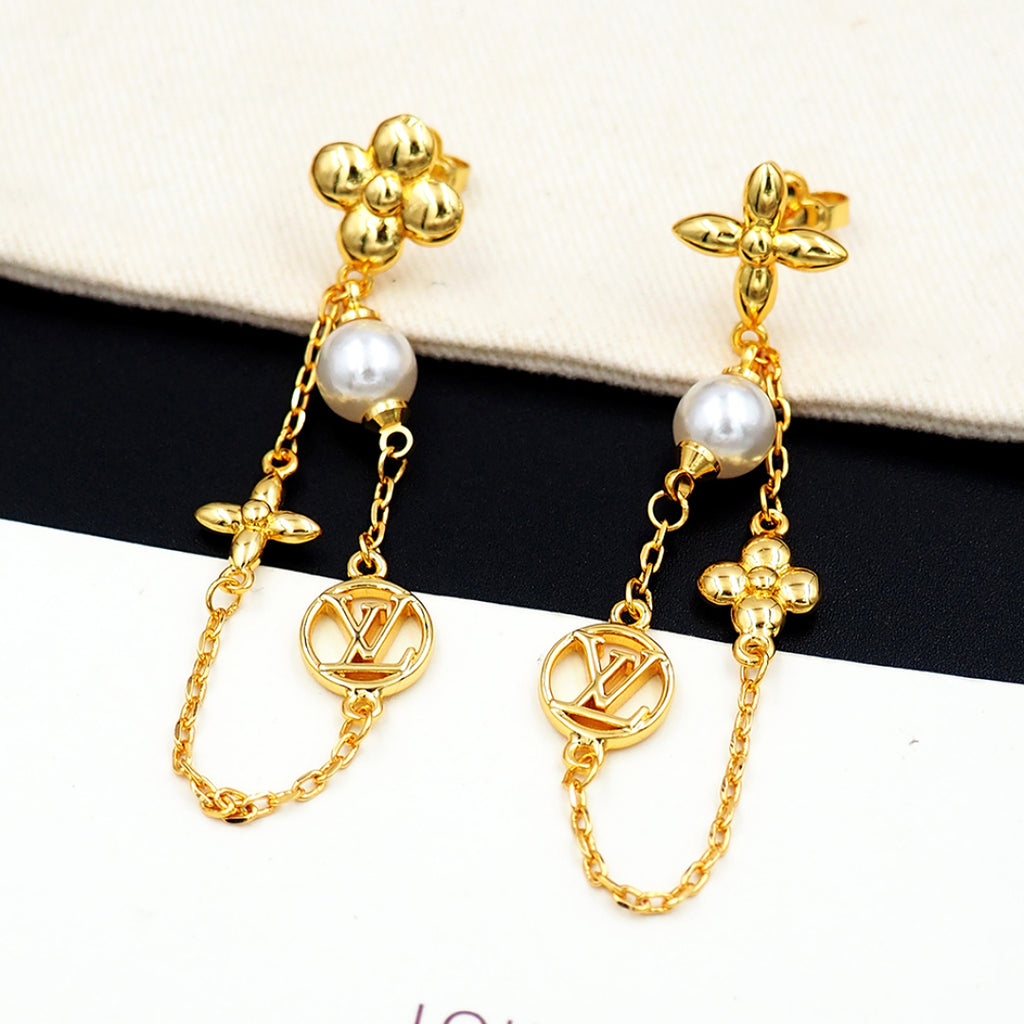 Earrings: F8