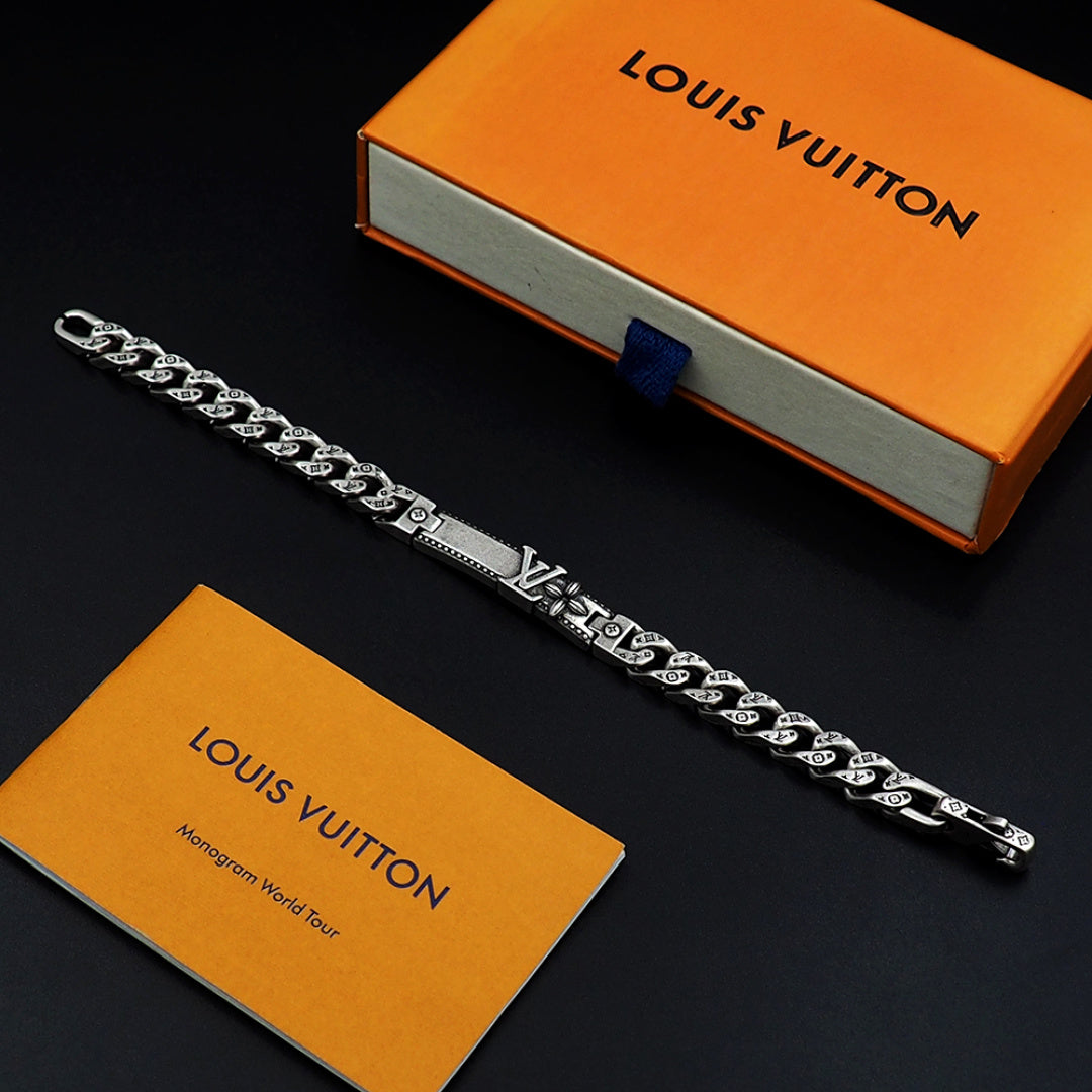 Bracelet: F13
