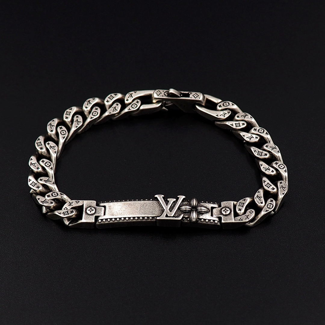 Bracelet: F13