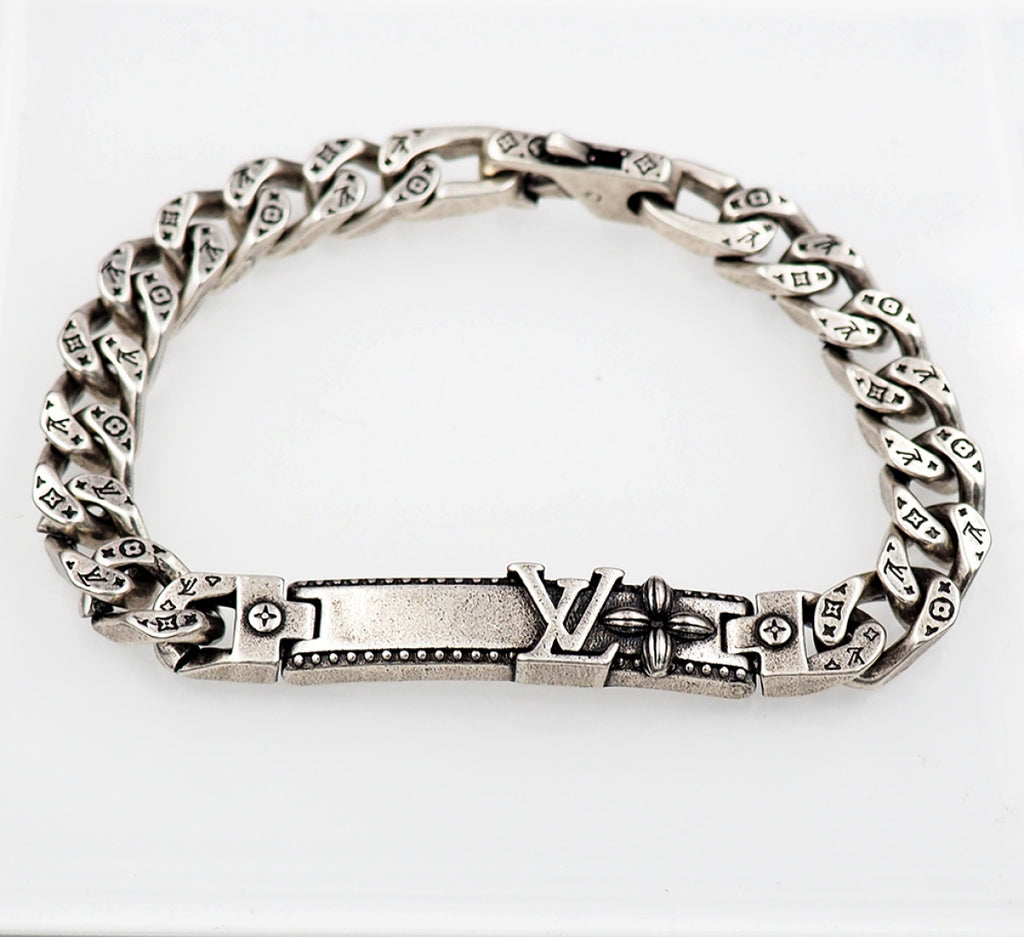 Bracelet: F13