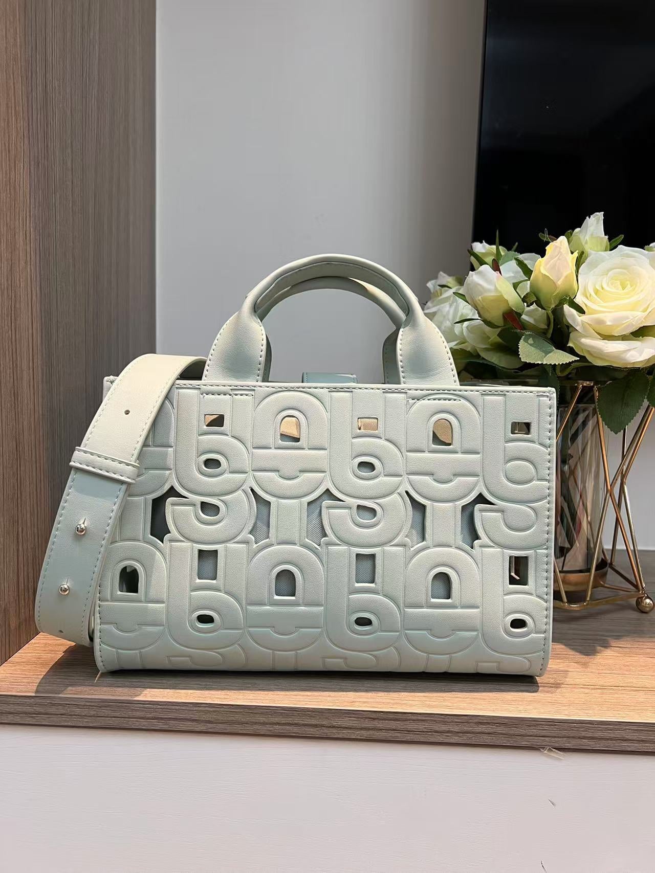bag/ Quality: 4A / Model:62069