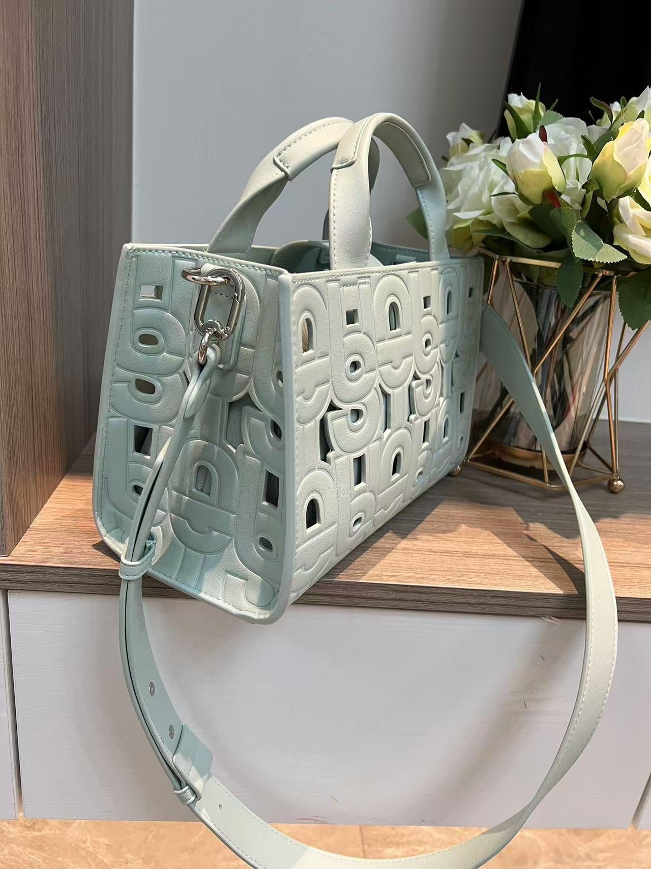bag/ Quality: 4A / Model:62069