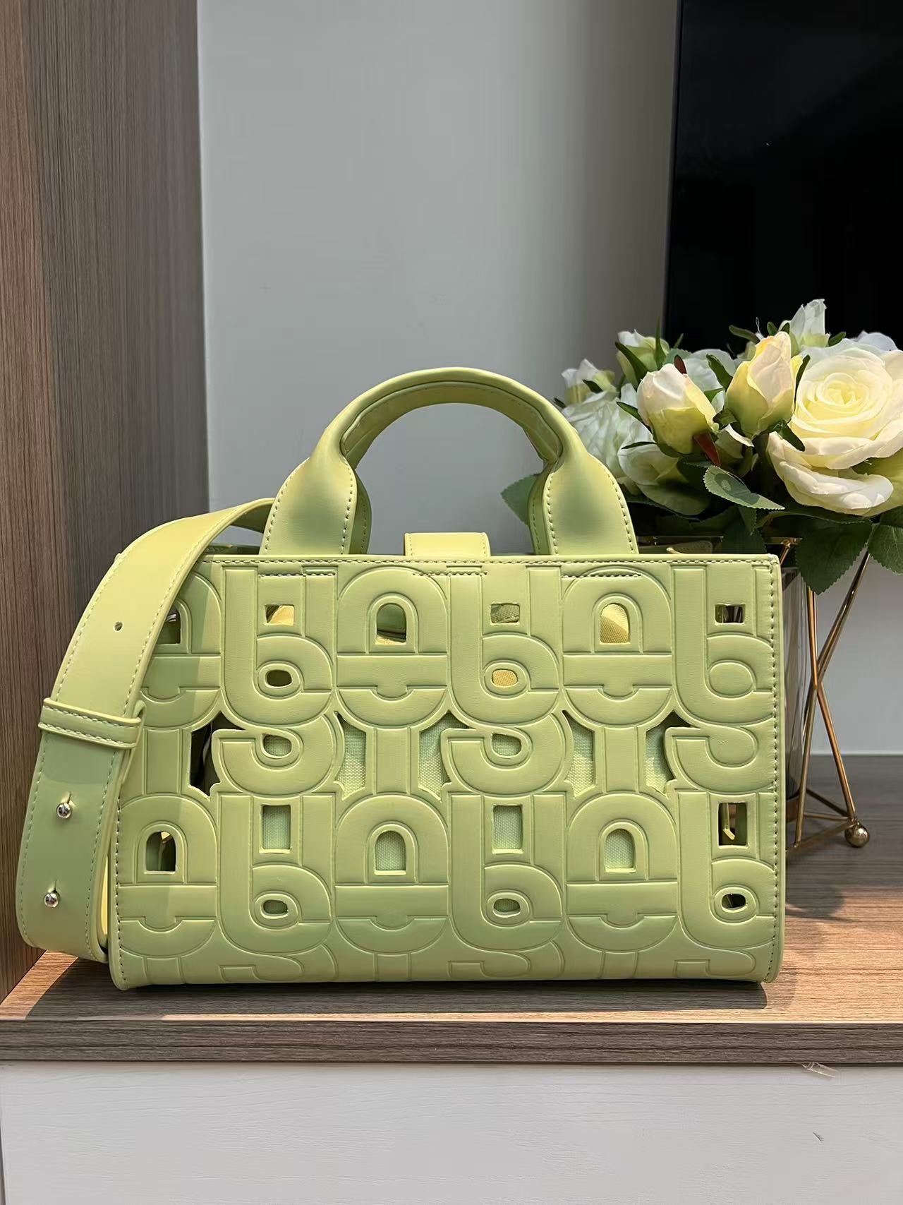 bag/ Quality: 4A / Model:62069