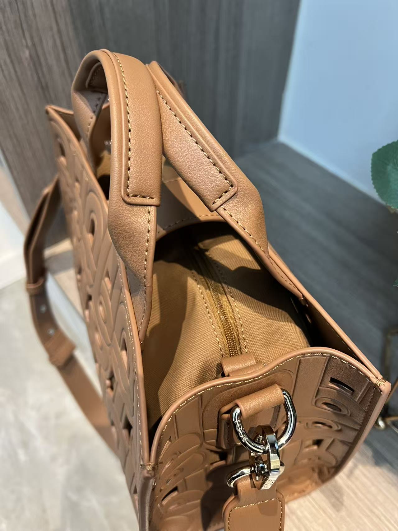 bag/ Quality: 4A / Model:62069