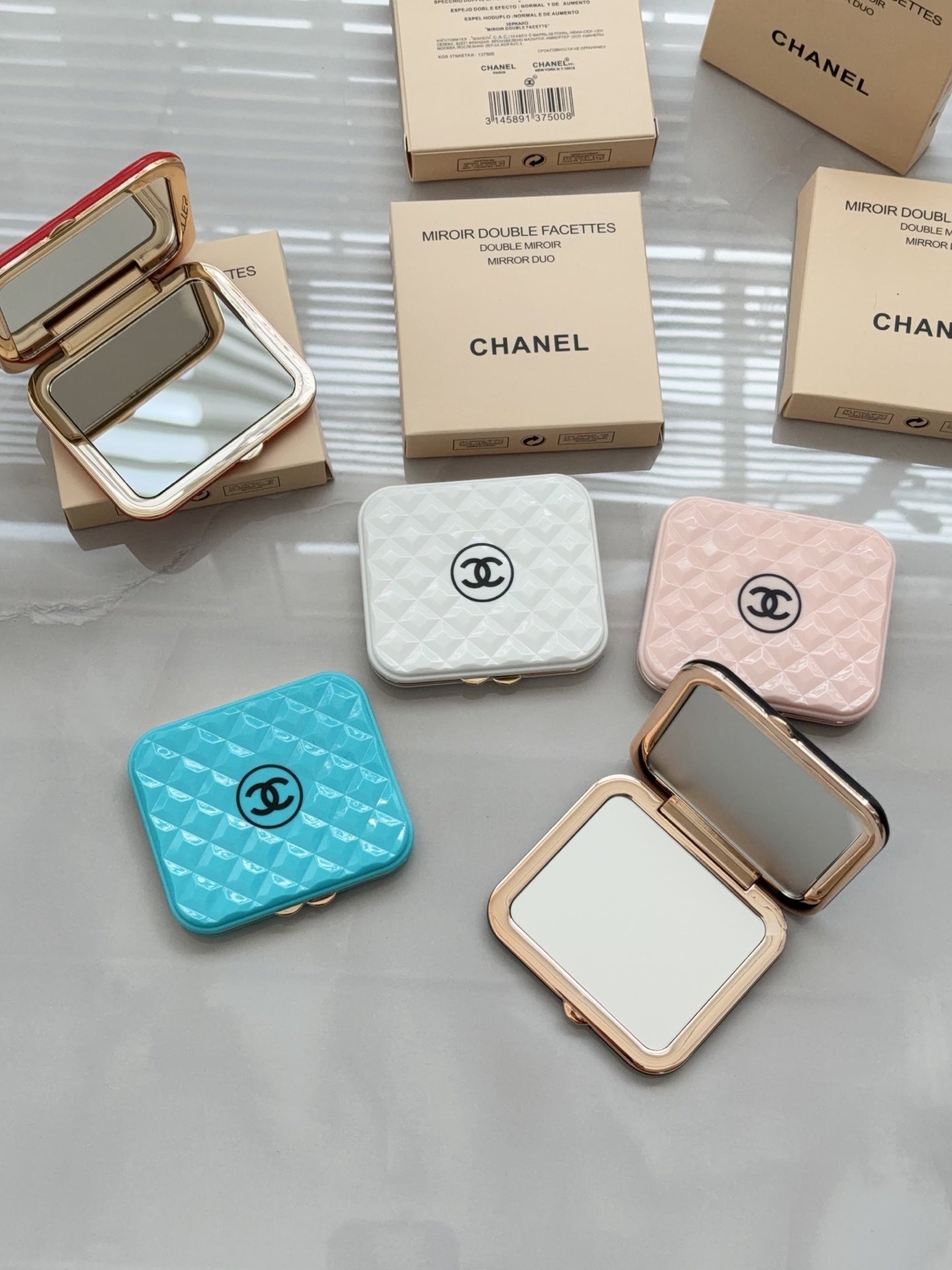 Folding mirror/model:1