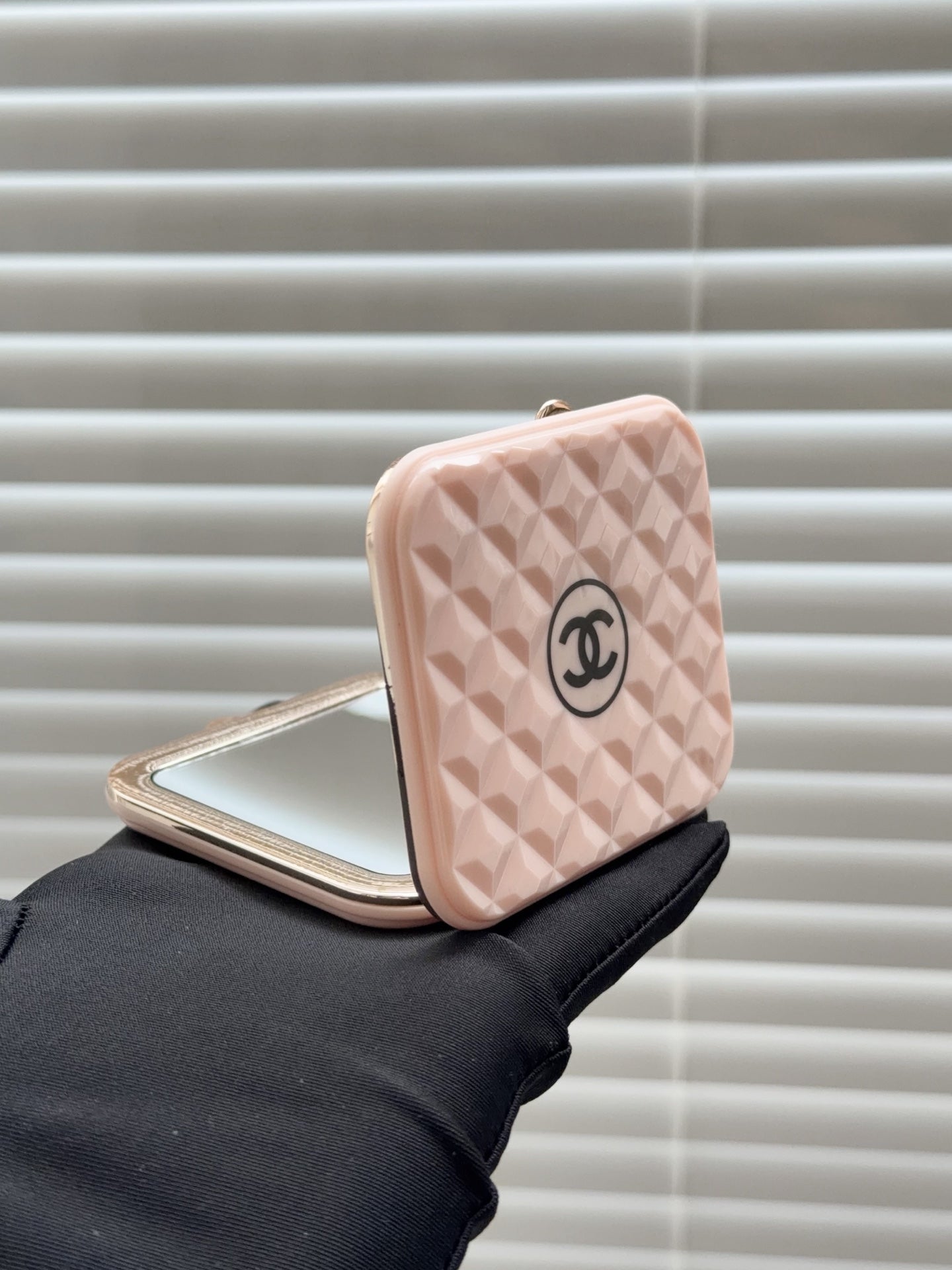 Folding mirror/model:1