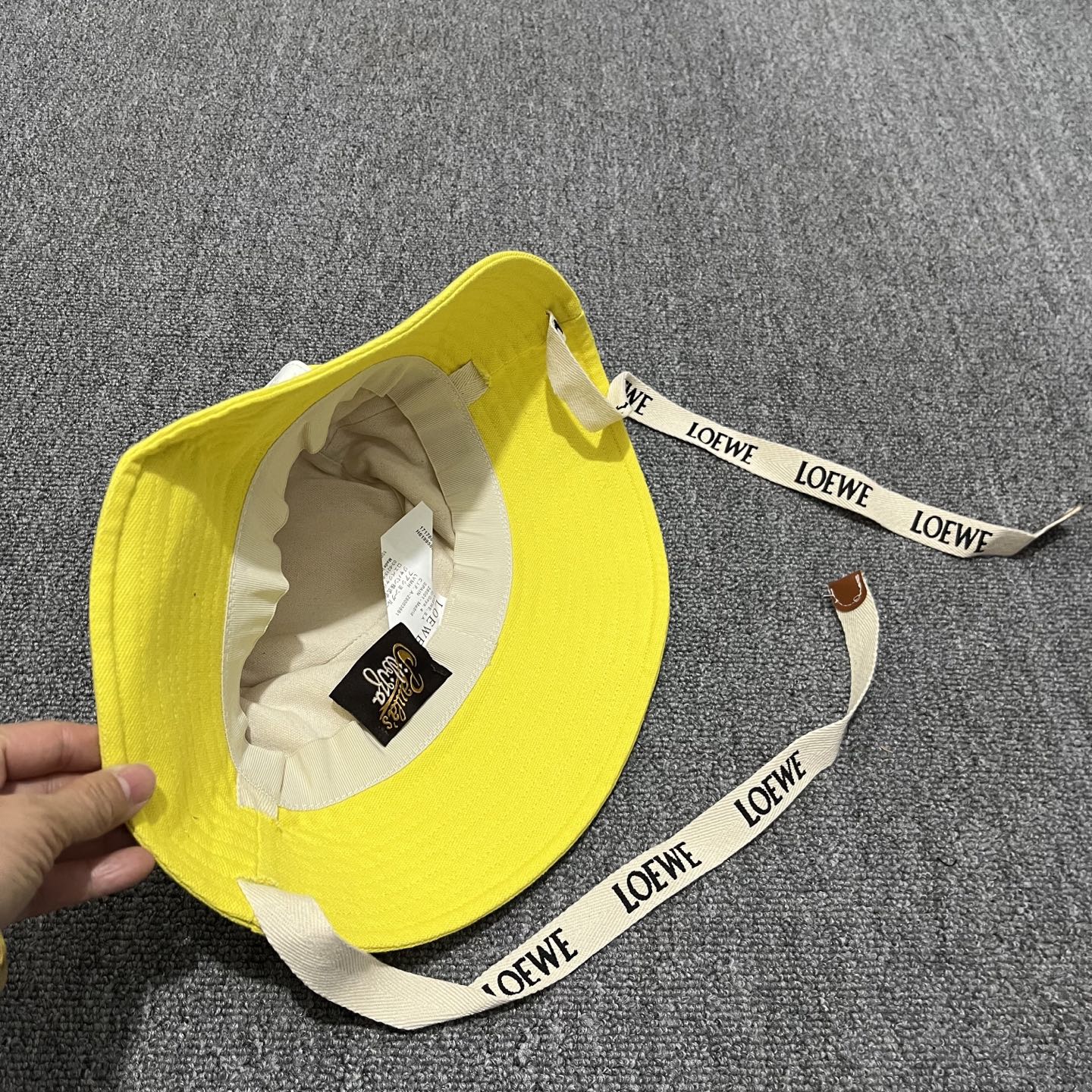 Hat/quality:E14