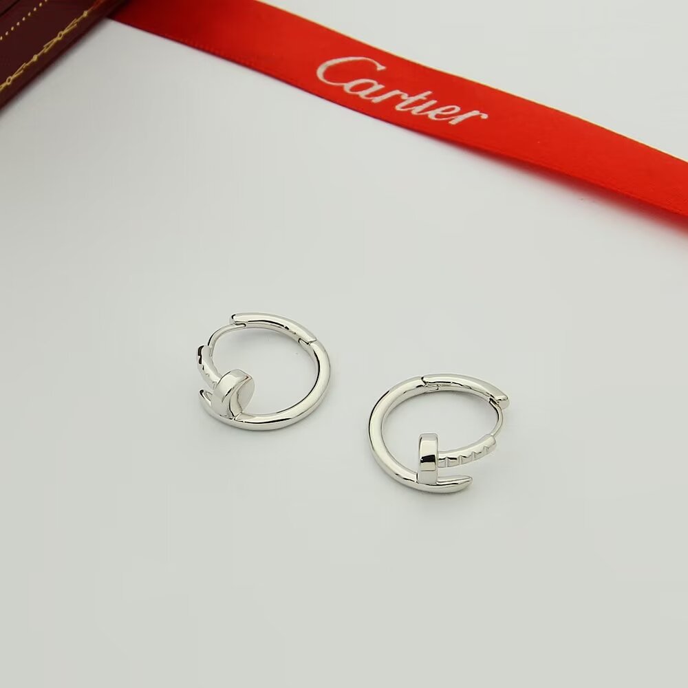 Earrings: F16