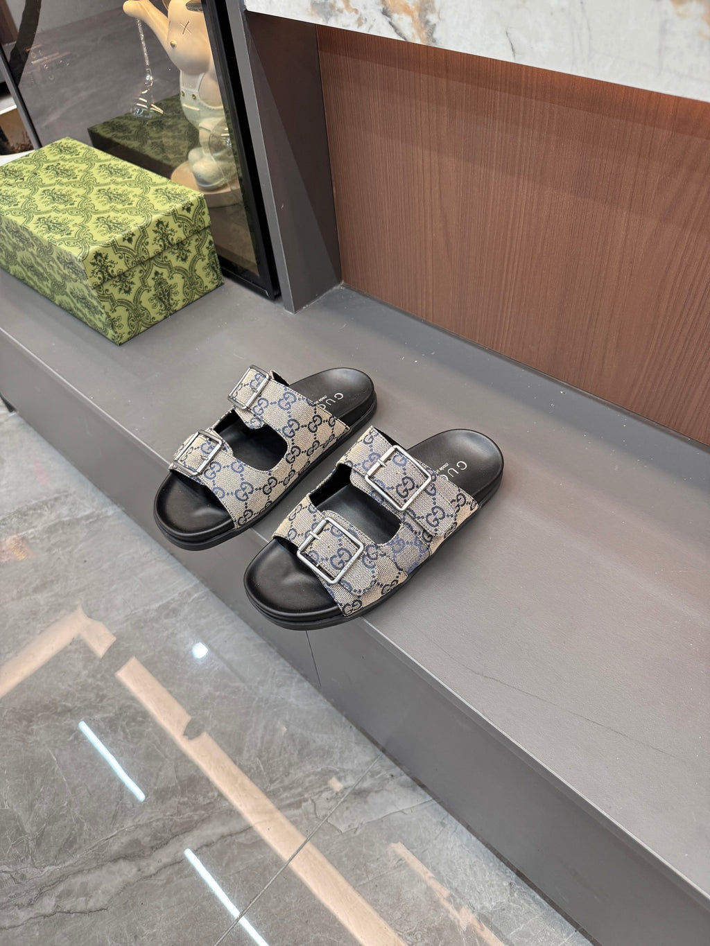 Shoes/Model: F9