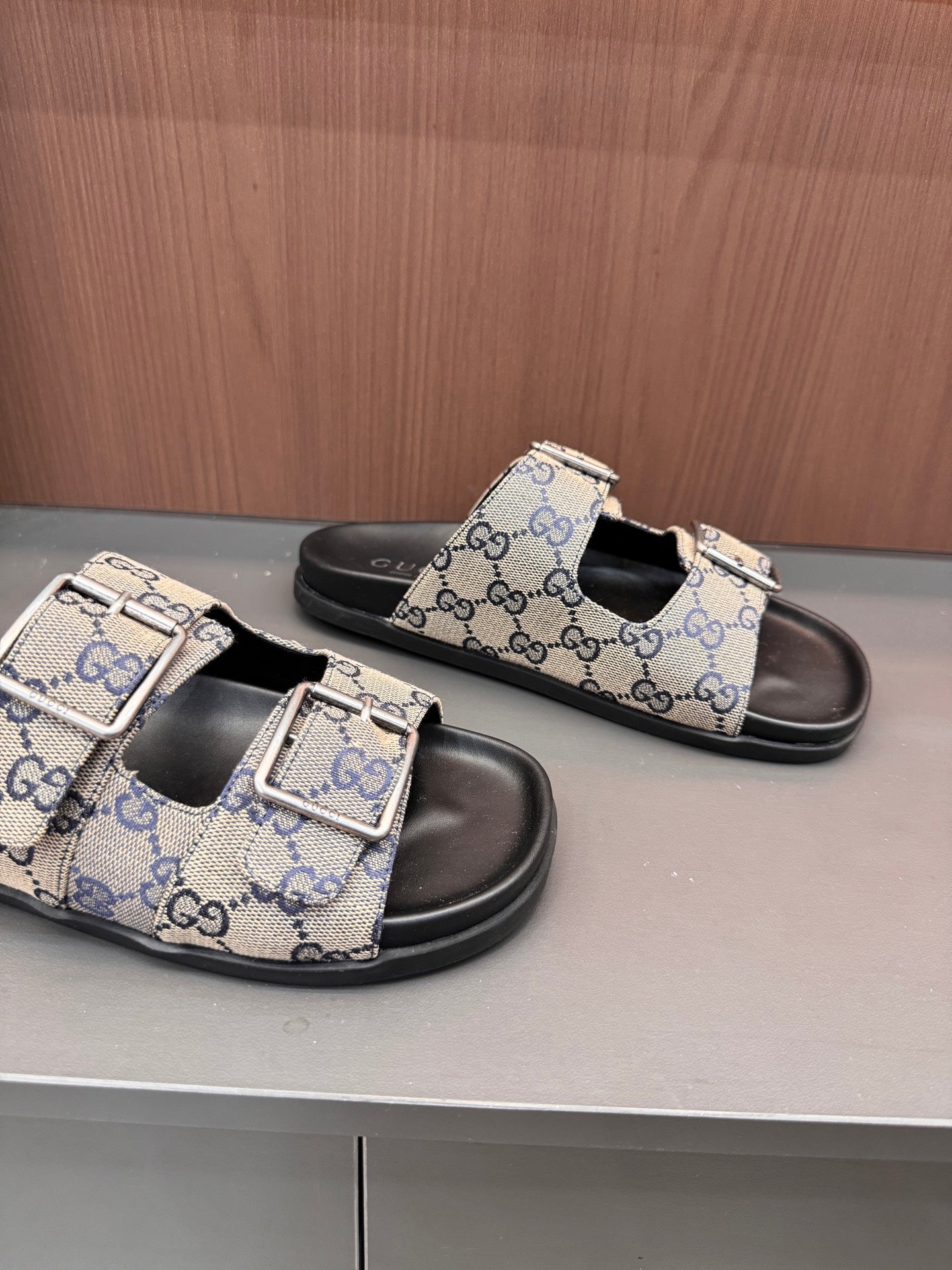 Shoes/Model: F9