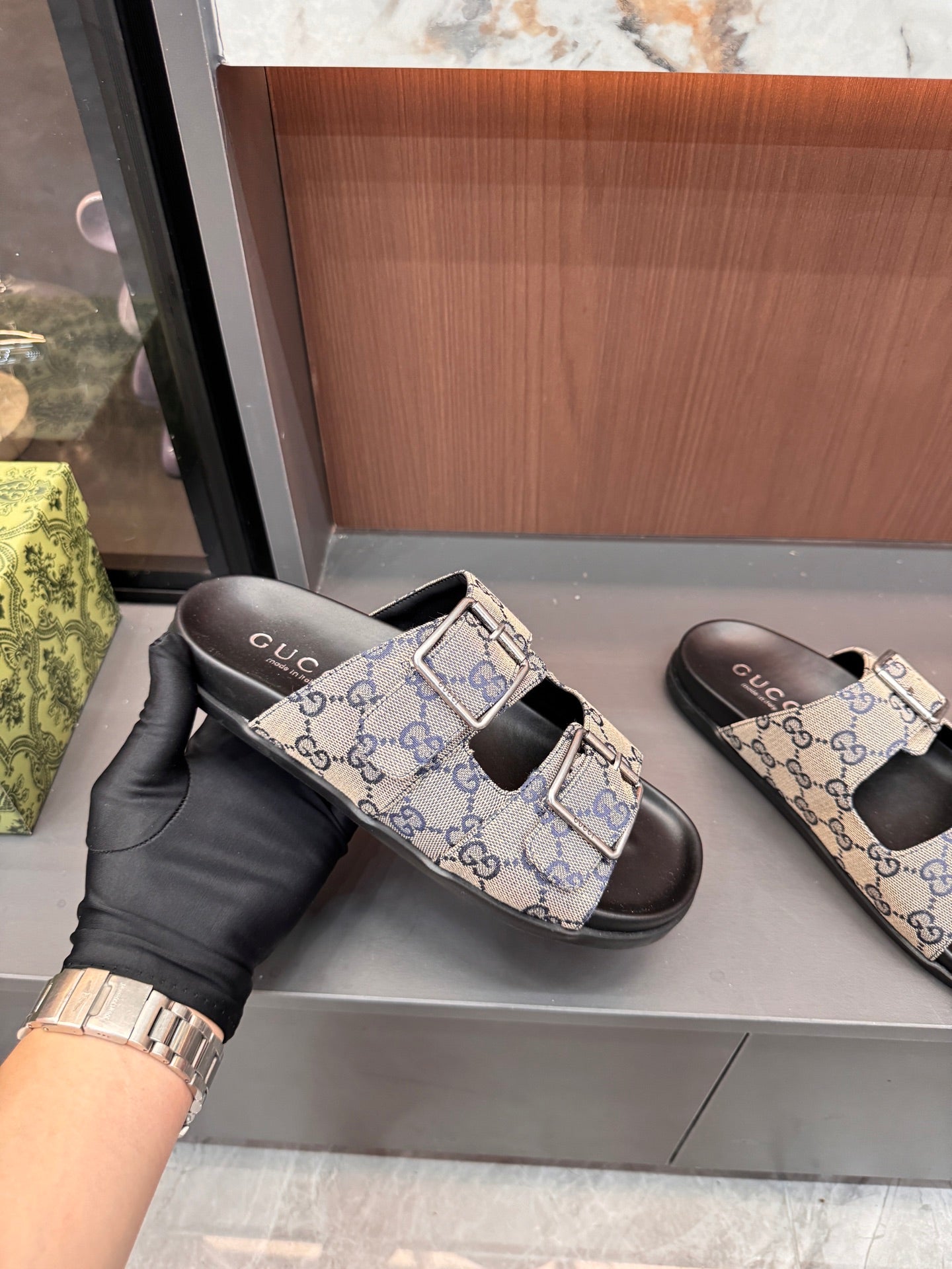 Shoes/Model: F9