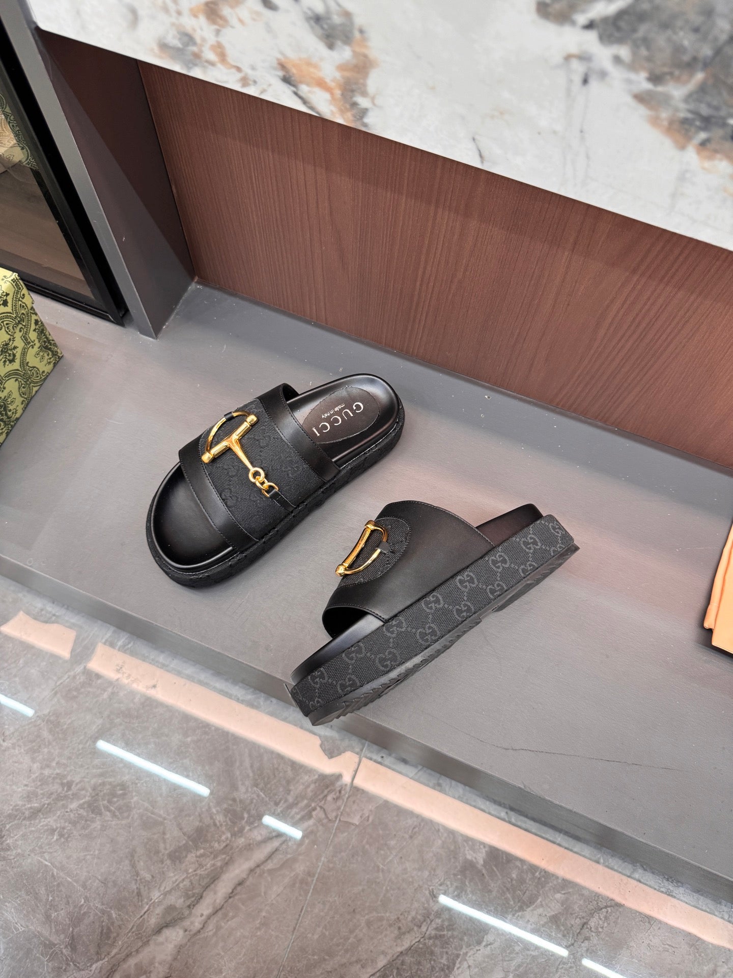 Shoes/Model: F10