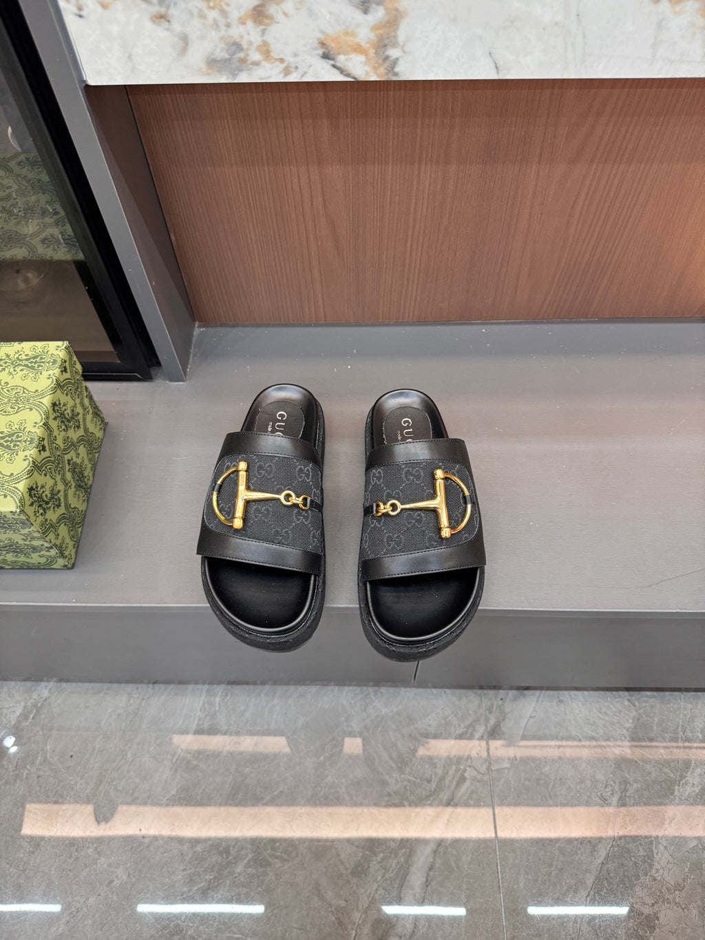 Shoes/Model: F10