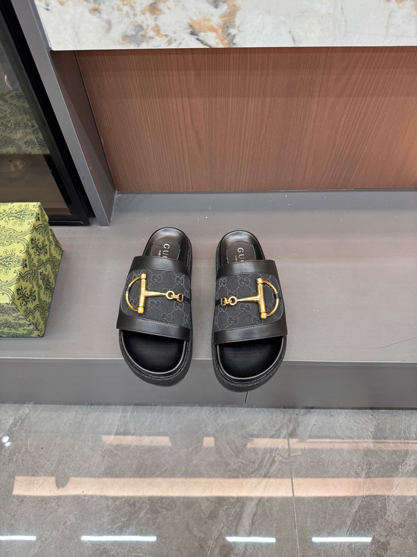 Shoes/Model: F10