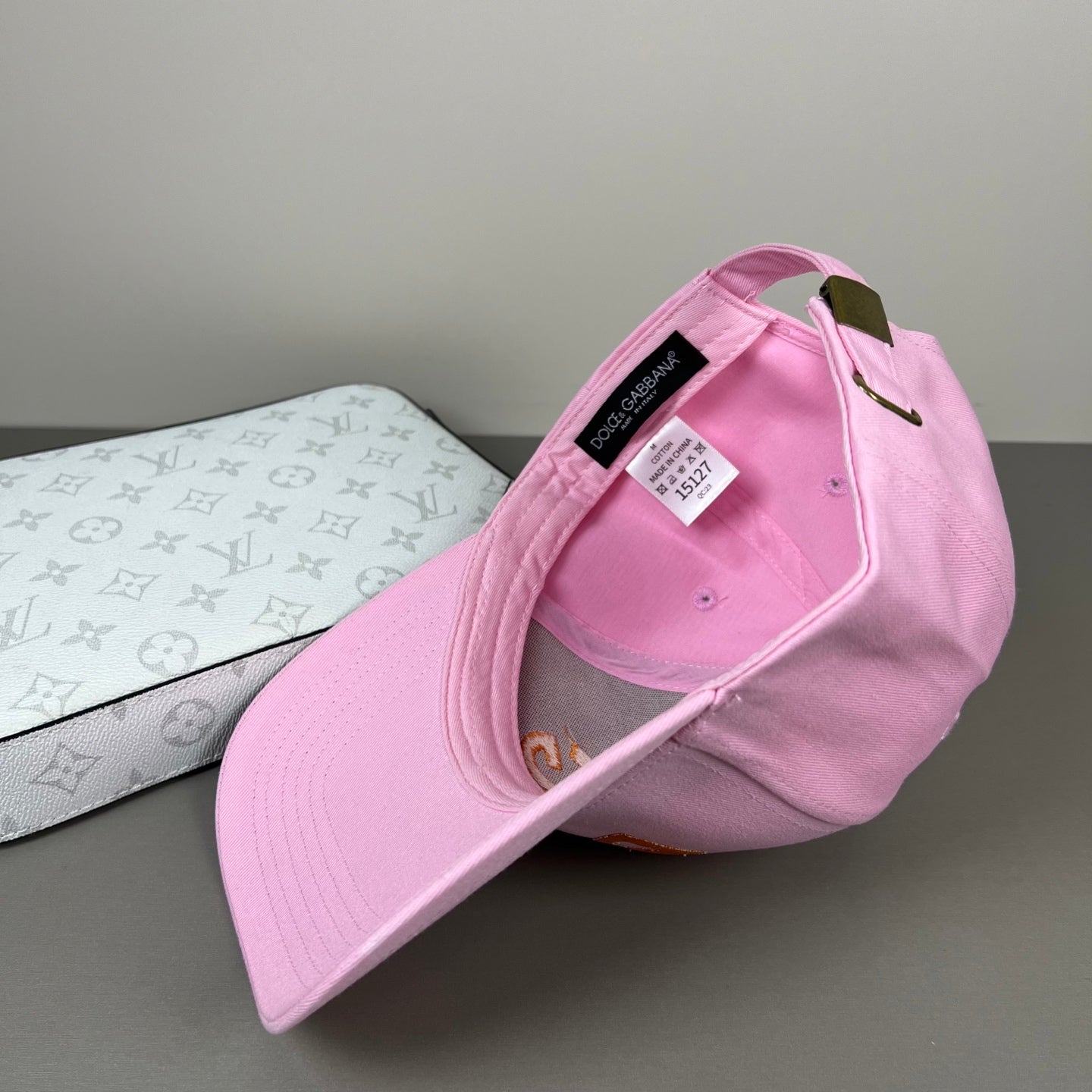 Hat/quality:E4