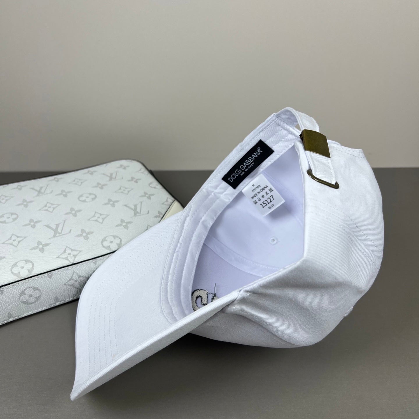 Hat/quality:E4