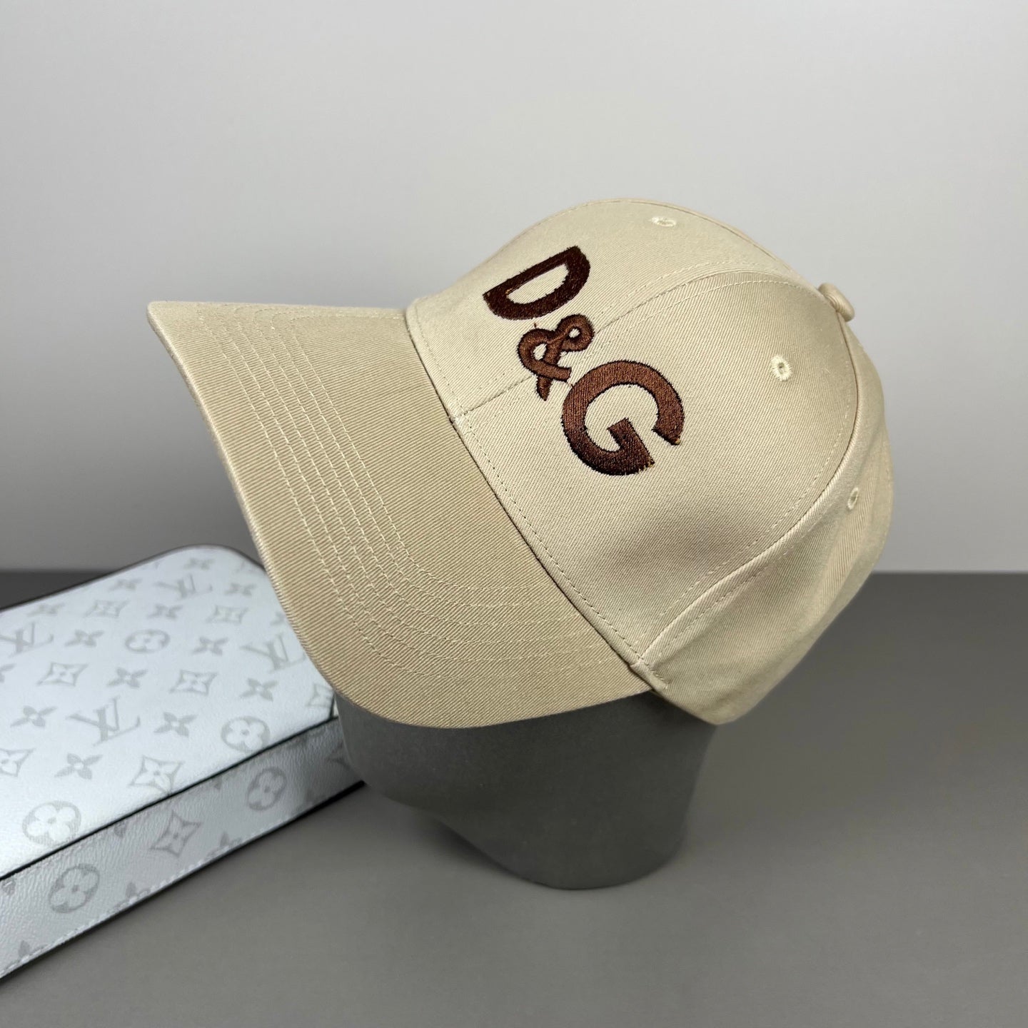 Hat/quality:E4