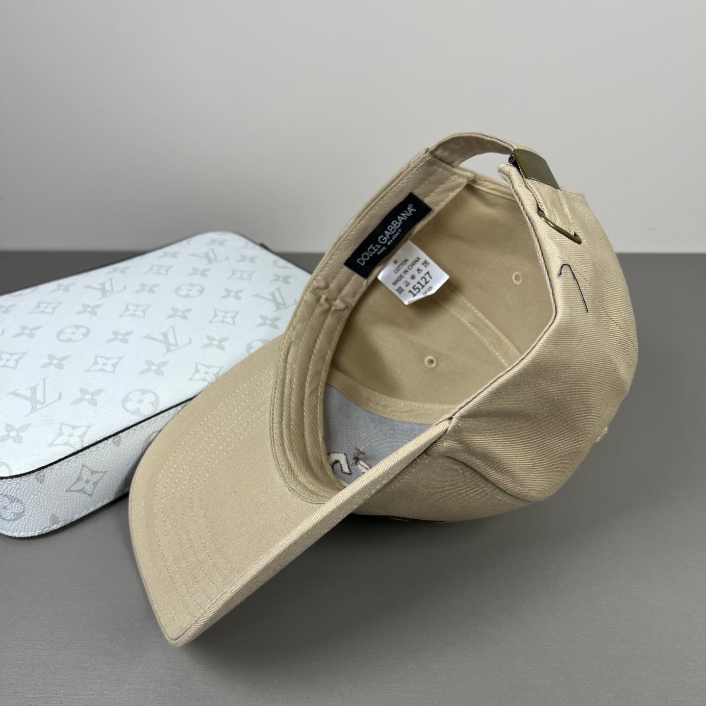 Hat/quality:E4
