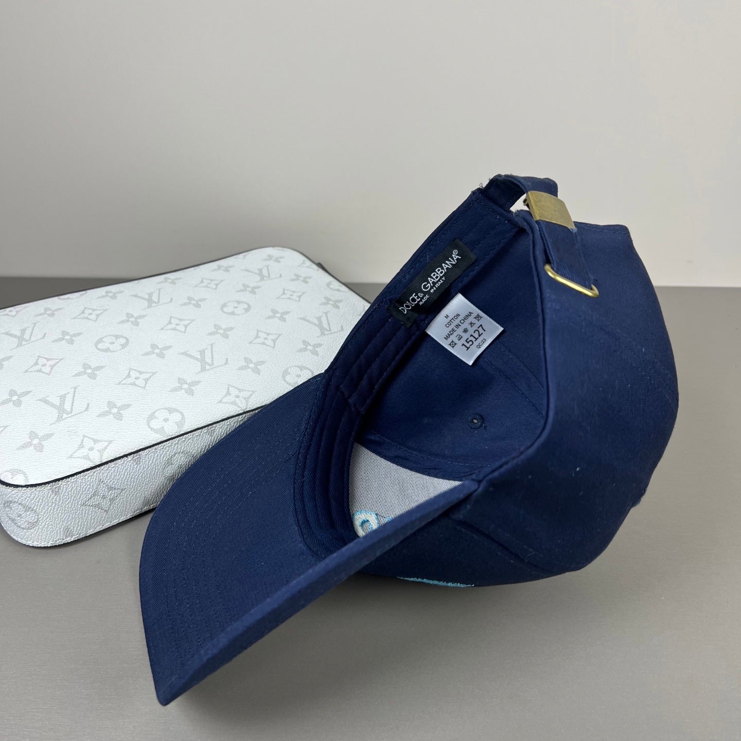 Hat/quality:E4