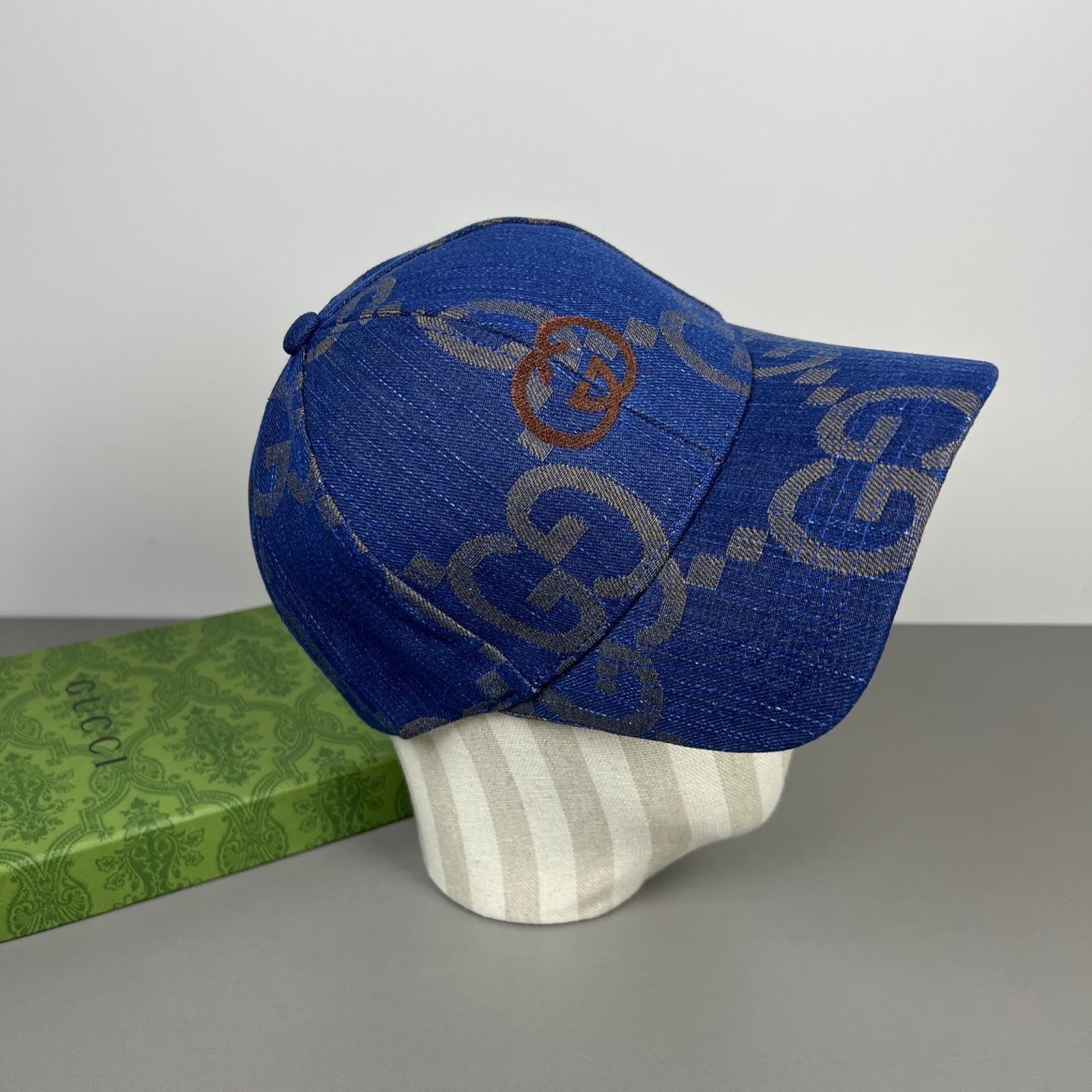 Hat/quality:E12