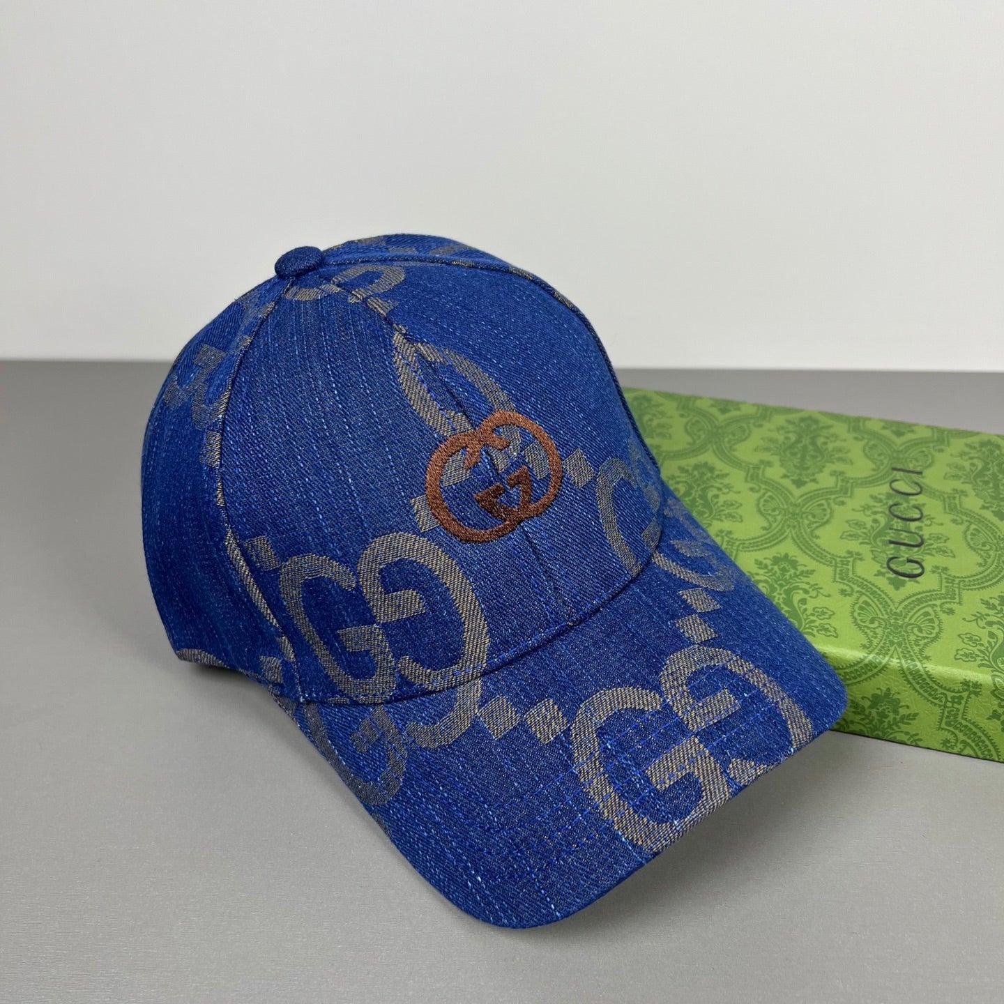 Hat/quality:E12