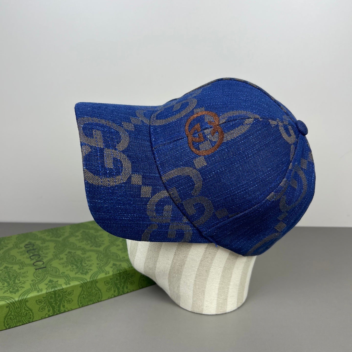 Hat/quality:E12